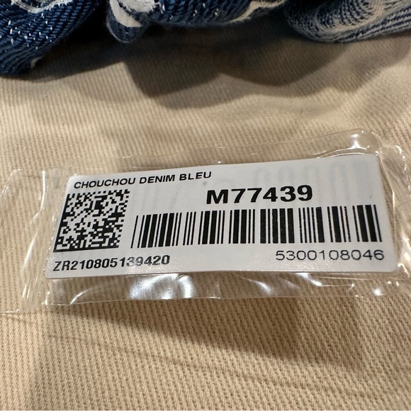 Louis Vuitton Denim Scrunchie New In Box - Picture 6 of 11